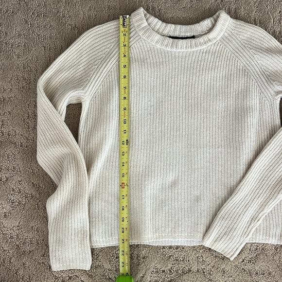 Jenni Kayne Cashmere Sweater
Size Medium - Picture 5 of 6